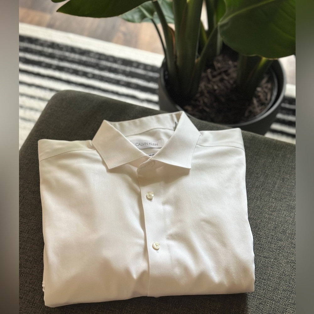 Calvin Klein Men's Crisp White Dress Shirt